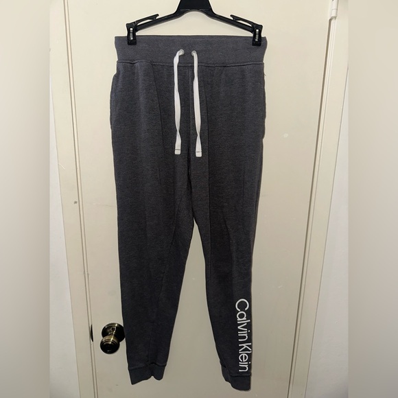 Calvin Klein Women's 4 Pack French Terry Joggers - Picture 3 of 11